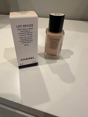 CHANEL Les Beiges Glow Foundation BR22 Neutral Beige